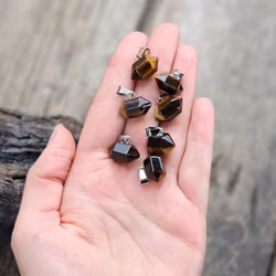 Tigeröga mini spets, silverpläterat hänge