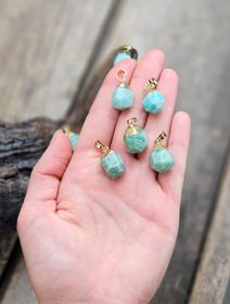 Amazonit facetterad droppe, guldpläterat hänge