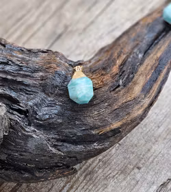 Amazonit facetterad droppe, guldpläterat hänge