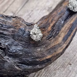 Pyritkluster, rå silverpläterat hänge