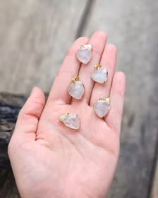 Bergkristall facetterat hjärta, guldpläterat hänge