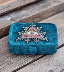 Broderad ask för smycken, kristaller och tarotkort, Eye of Providence