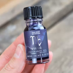 Stjärnteckenolja Jungfrun (Virgo) - Zodiak aromaolja med glitter, 10 ml