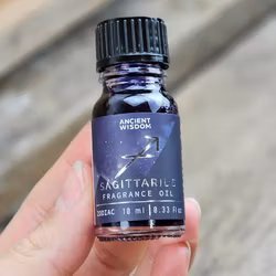 Stjärnteckenolja Skytten (Sagittarius) – Zodiak aromaolja med glitter, 10 ml