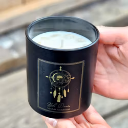 PureWorks - Boho Dreams - Myrrh & Sandalwood, doftljus för manifestation med Bergkristall 50h