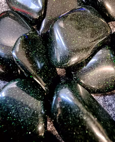 Grön Guldfluss, trumlade -40% fynd (Obs! Syntetisk!) ev.små nagg/jack