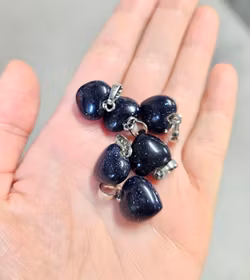 Blå Guldfluss hjärta, silverpläterat hänge -30% fyndexemplar (Obs! Syntetisk!)