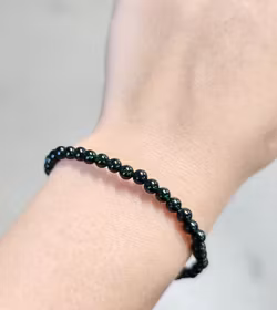 Grön Guldfluss, armband 4mm runda pärlor -30% fyndexemplar (Obs! Syntetisk!)