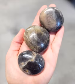 Svart Månsten, touchstone -30% fynd små nagg/sprickor