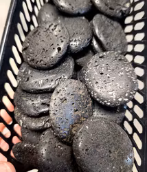 Svart Lavasten platta, touchstone -50% fynd inslag av polermedel