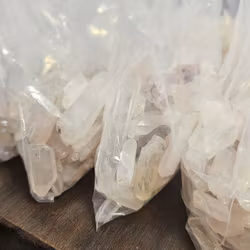 Bergkristall, små råa spetsar storpack -80% fynd gula inslag/B-kvalité