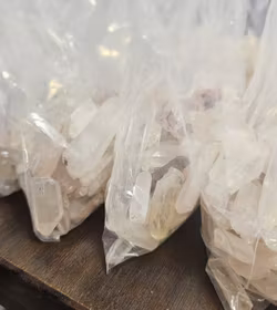 Bergkristall, små råa spetsar storpack -80% fynd gula inslag/B-kvalité