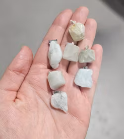 Akvamarin trumlad, silverpläterat hänge -60% fynd sprickor/udda former