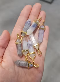 Fluorit polerad spets, guldpläterat hänge -40% fynd svag färg !