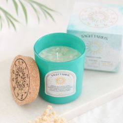 Stjärnteckenljus Skytten (Sagittarius) - Ylang Ylang & Amber, Zodiac doftljus med Amazonit 21h