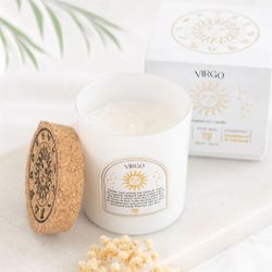 Stjärnteckenljus Jungfrun (Virgo) - Sandalwood & Patchouli, Zodiac doftljus med Bergkristall 21h