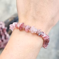 Jordgubbskvarts, chipsarmband