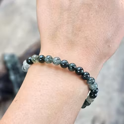 Aktinolit, armband 6mm runda pärlor