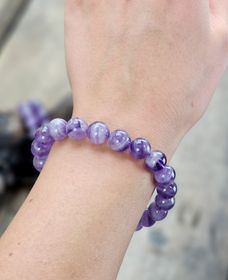 Chevron Ametist (Drömametist), armband 10mm runda pärlor