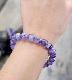 Chevron Ametist (Drömametist), armband 10mm runda pärlor