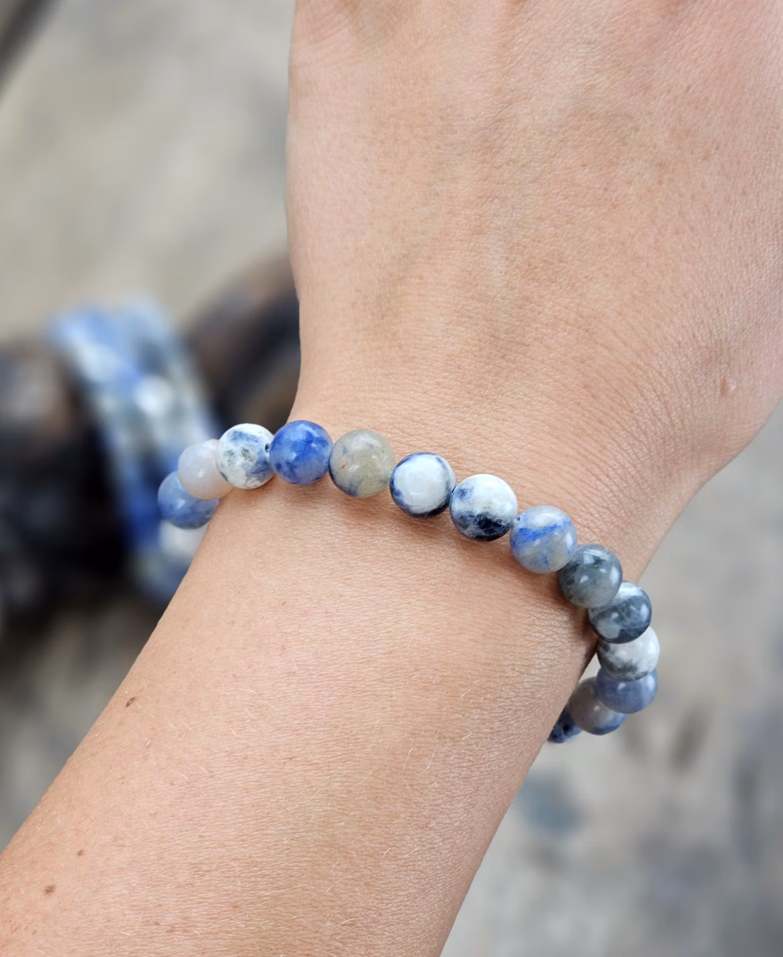 Sodalit med Kalcit, armband 8mm runda pärlor
