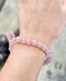 Jordgubbskvarts, armband 8mm runda pärlor