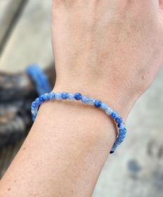 Blå Kvarts, armband 4mm runda pärlor