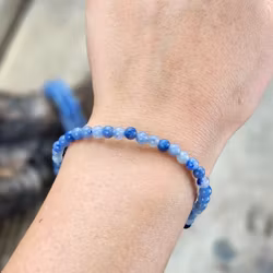 Blå Kvarts, armband 4mm runda pärlor
