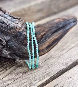 Smaragd, armband 3mm runda pärlor