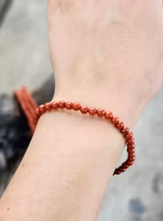 Röd Jaspis, armband 4mm runda pärlor