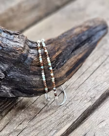 Krysopras, armband 3mm facetterade pärlor macramé