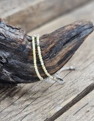 Gul Opal, armband 3mm facetterade pärlor macramé