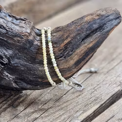 Gul Opal, armband 3mm facetterade pärlor macramé