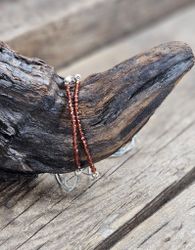 Granat, armband 3mm facetterade pärlor macramé