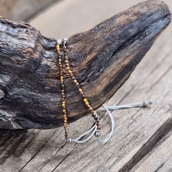 Tigeröga, armband 3mm facetterade pärlor macramé