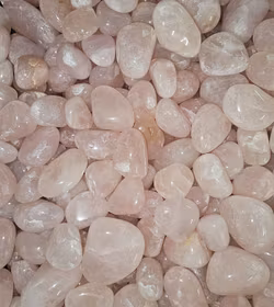 Rosenkvarts, trumlad -85% B-kvalité annan form/ev sprickor/ev repiga - B-kvalité 100-pack STORPACK