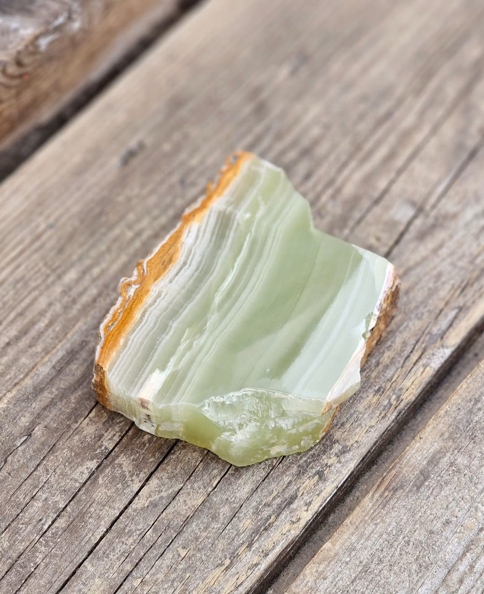 Grön Aragonit polerad skiva
