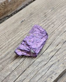 Purpurit rå sten #1