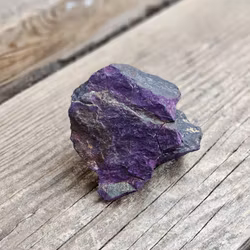 Purpurit rå sten #4