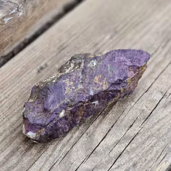 Purpurit rå sten #12