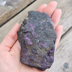 Purpurit rå sten #14