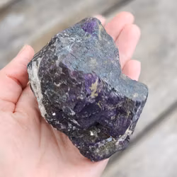 Purpurit rå sten #23