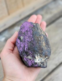 Purpurit rå sten #26
