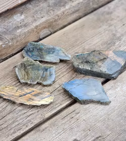 Labradorit, halvpolerad skiva #1-5