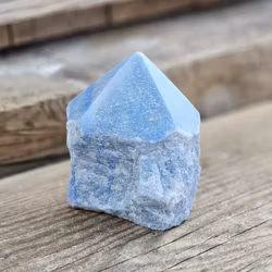 Stående spets, Blå Kvarts #10 (nagg finns)