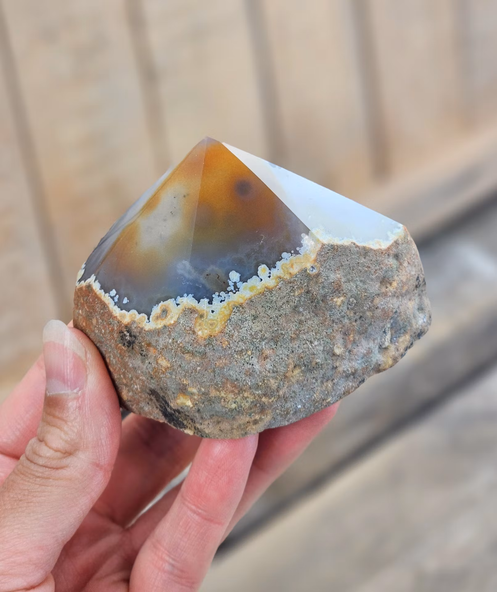 Stående spets, Agat