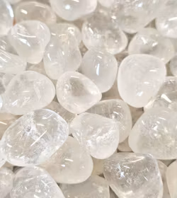 Bergkristall, trumlad liten/mellan -60% B-kvalité sprickor/ev repiga