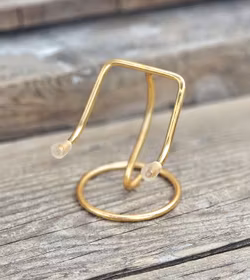 Metallställning för kristaller/fossiler, guld