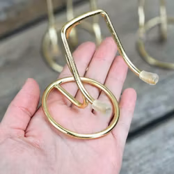 Metallställning för kristaller/fossiler, guld