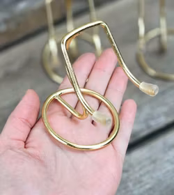 Metallställning för kristaller/fossiler, guld